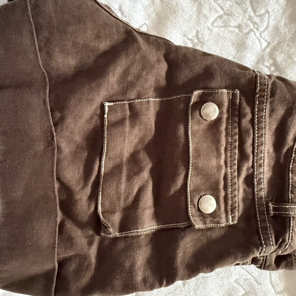 Bebe Brown Cuffed Utility Shorts with Back Button Pockets – Size 2 EUC - Picture 9 of 12